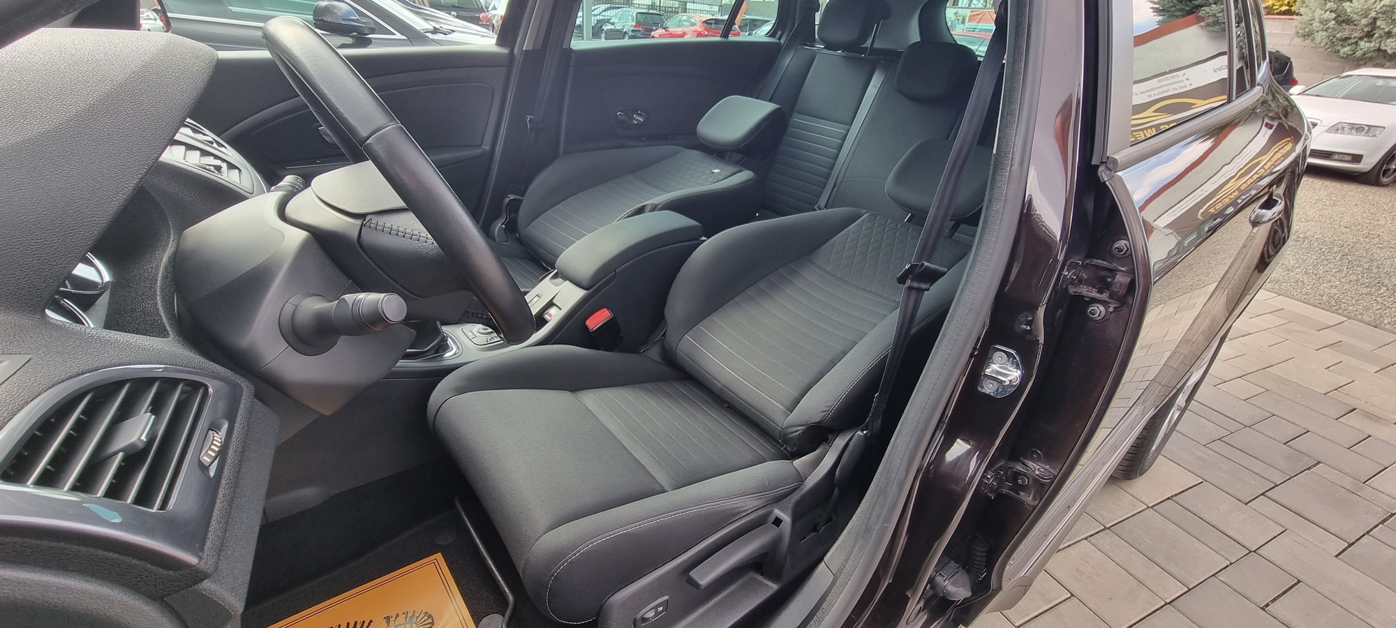 RENAULT MEGANE LIMITED, 1.2 BENZINA, 132 CP, EURO 5, AN 2015