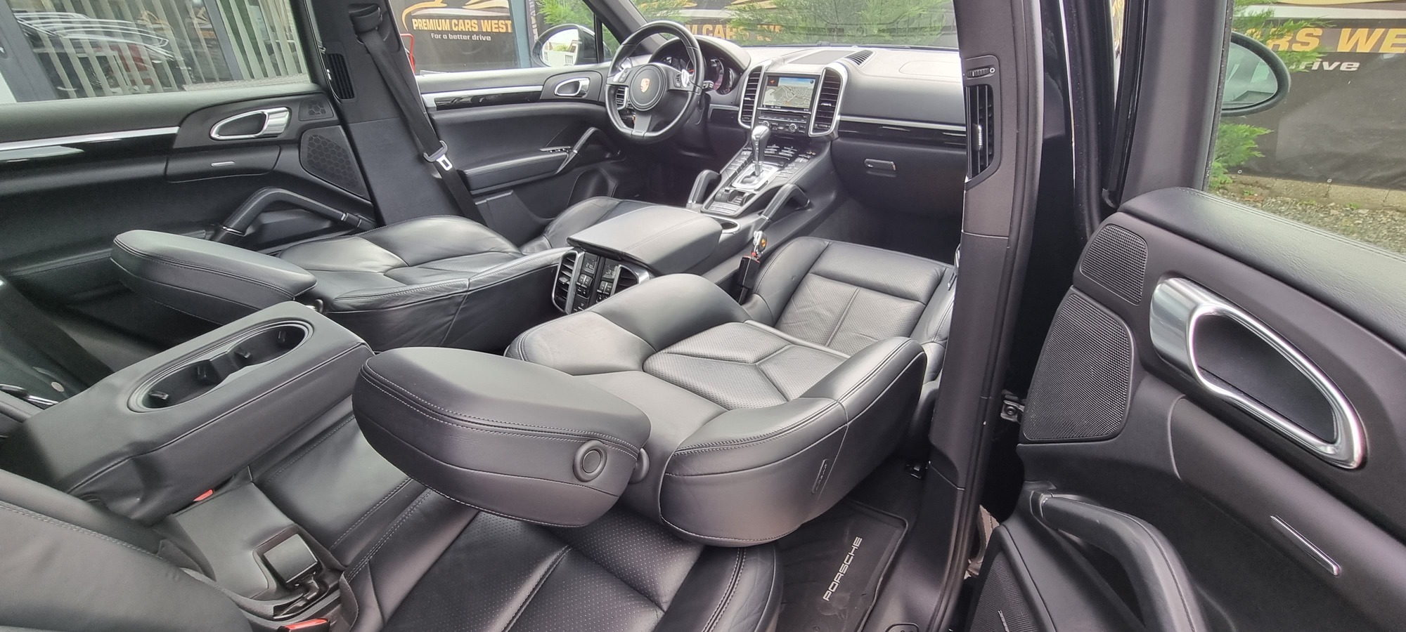 PORSCHE CAYENNE PACHET FACELIFT, 3.0 DIESEL, 245 CP, EURO 5, AN 2012