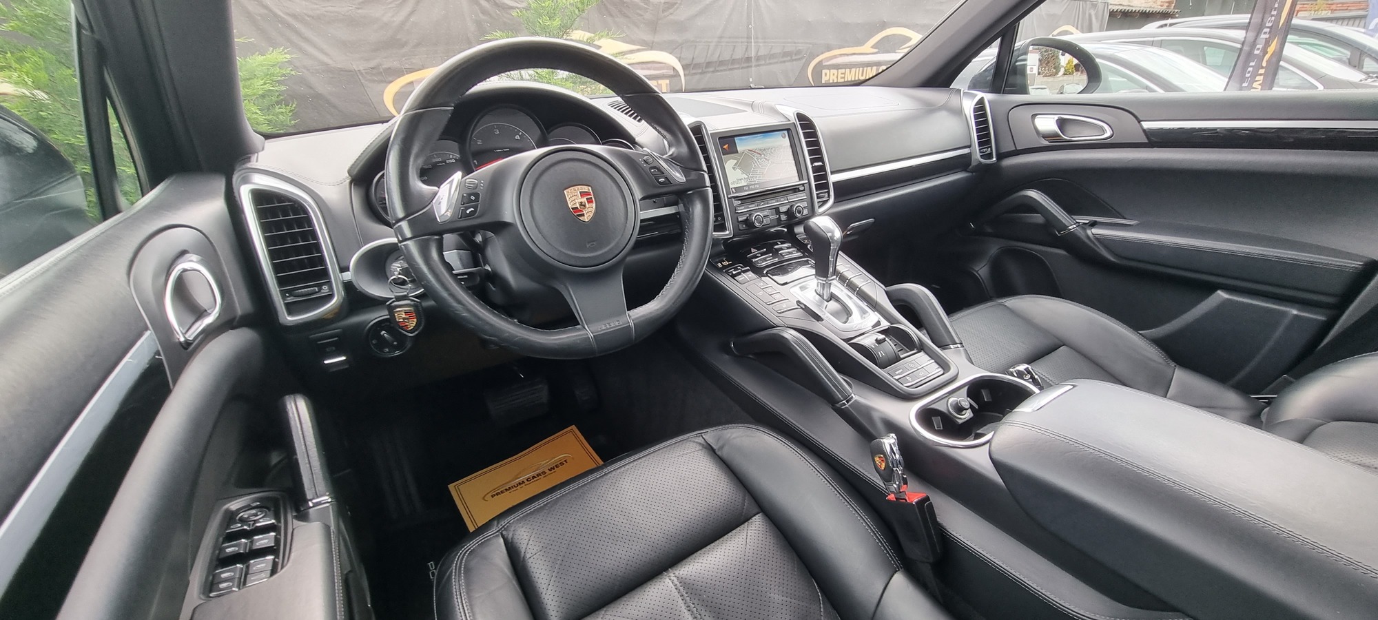 PORSCHE CAYENNE PACHET FACELIFT, 3.0 DIESEL, 245 CP, EURO 5, AN 2012