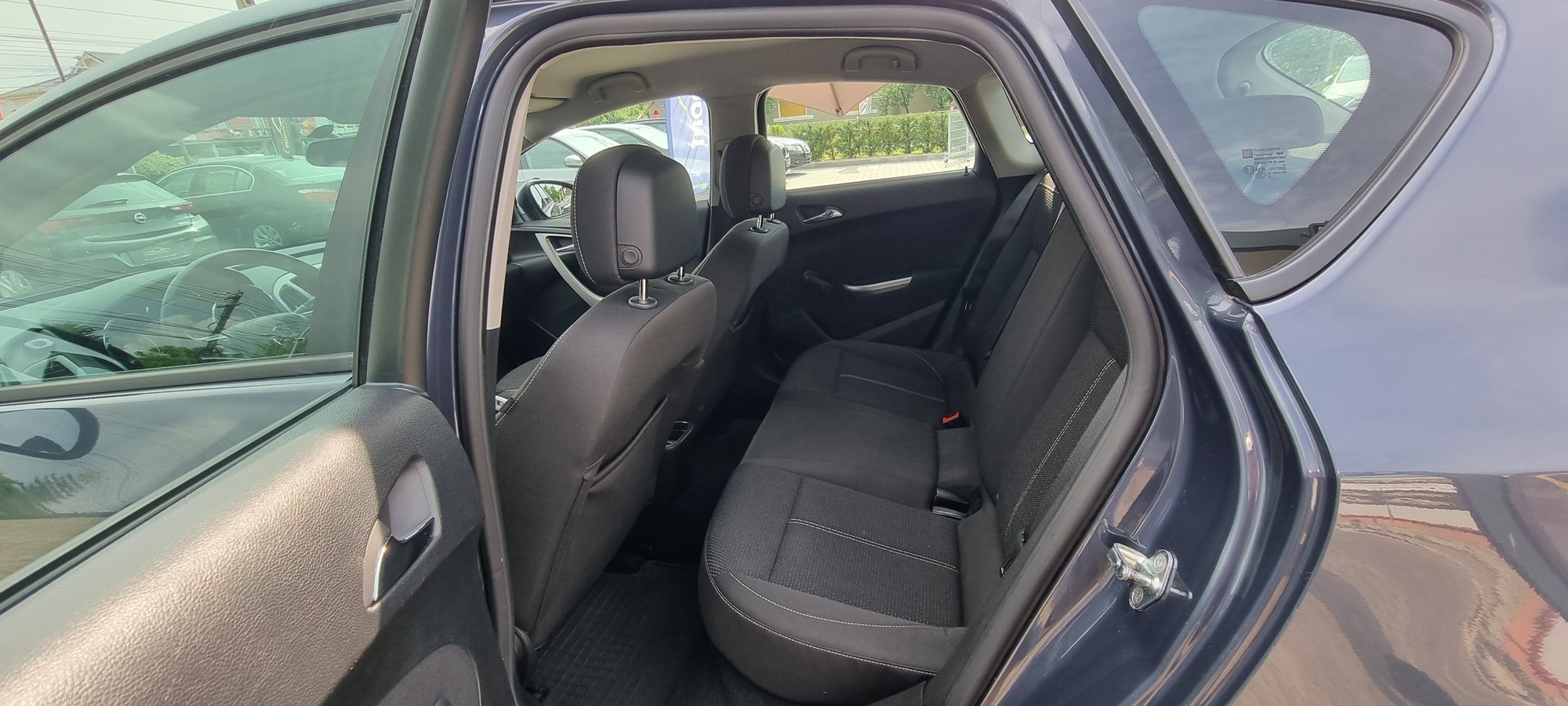 OPEL ASTRA J, 1.6 BENZINA, 115 CP, EURO 5, AN 2010  RATE-LIVRARE-GARANTIE