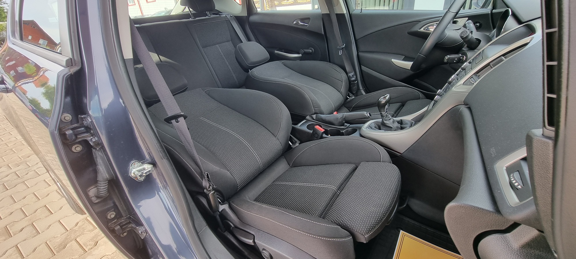 OPEL ASTRA J, 1.6 BENZINA, 115 CP, EURO 5, AN 2010  RATE-LIVRARE-GARANTIE