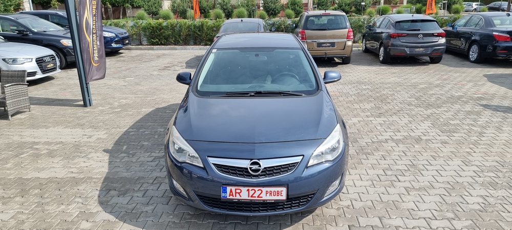 OPEL ASTRA J, 1.6 BENZINA, 115 CP, EURO 5, AN 2010  RATE-LIVRARE-GARANTIE