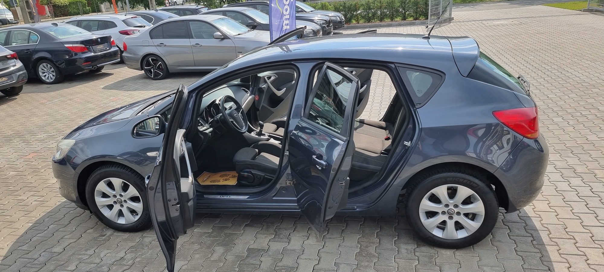 OPEL ASTRA J, 1.6 BENZINA, 115 CP, EURO 5, AN 2010  RATE-LIVRARE-GARANTIE