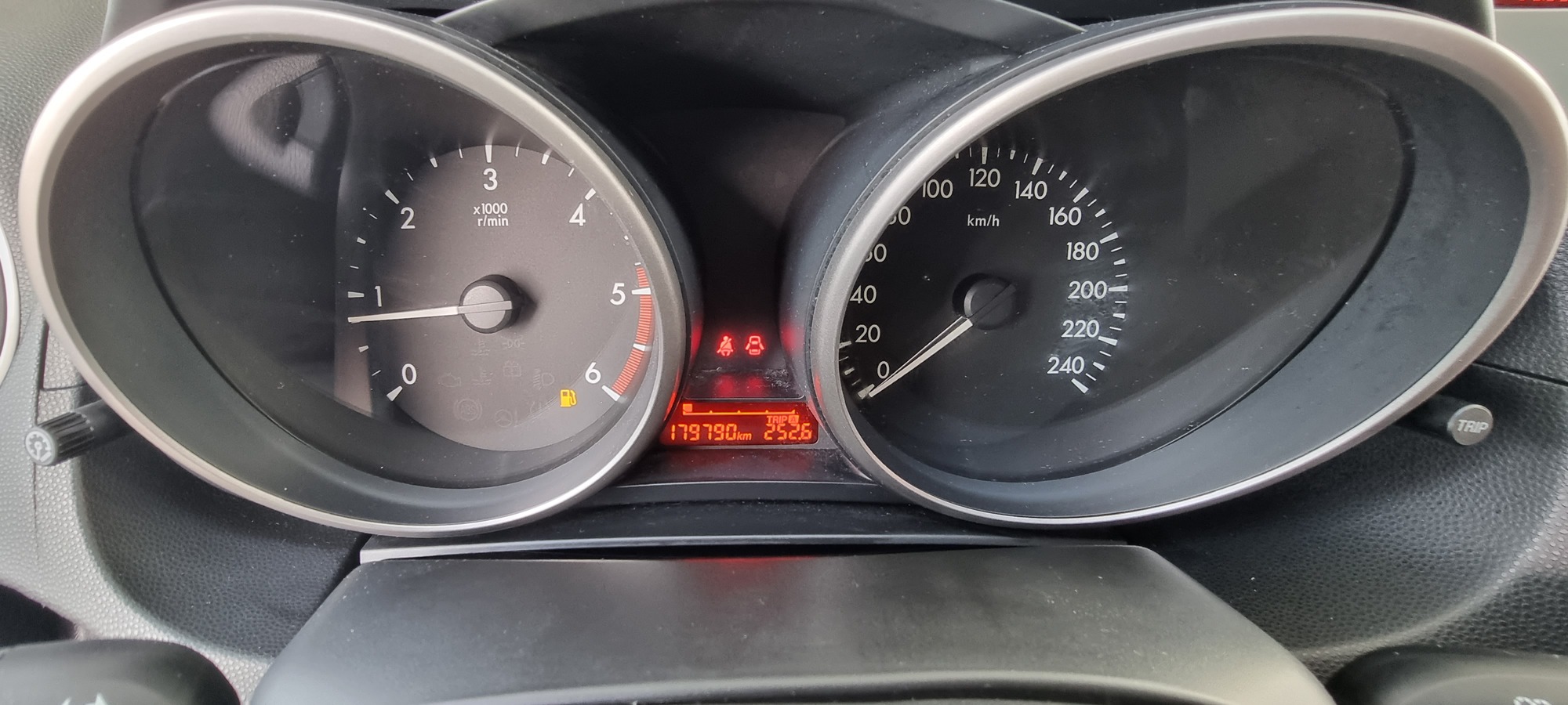 MAZDA 5,  7 LOCURI , 1.6 DIESEL, 115 CP,   AN 2013 EURO 5  RATE-LIVRARE-GARANTIE