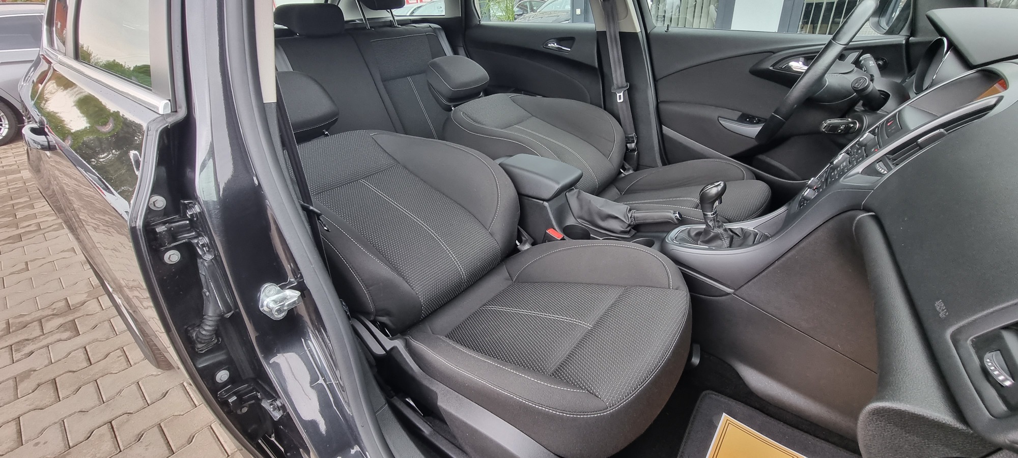 OPEL ASTRA J, 1.6 DIESEL, 136 CP, EURO 6, AN 2016  RATE-LIVRARE-GARANTIE