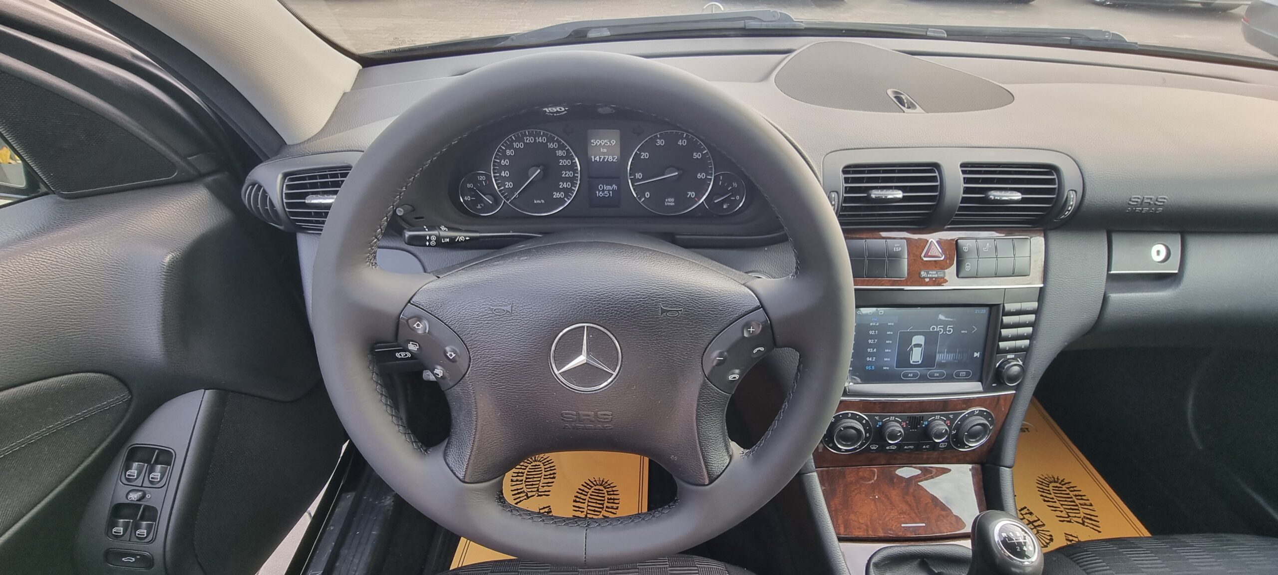 MERCEDES C-KLASSE 180 KOMPRESSOR RATE-GARANTIE-LIVRARE