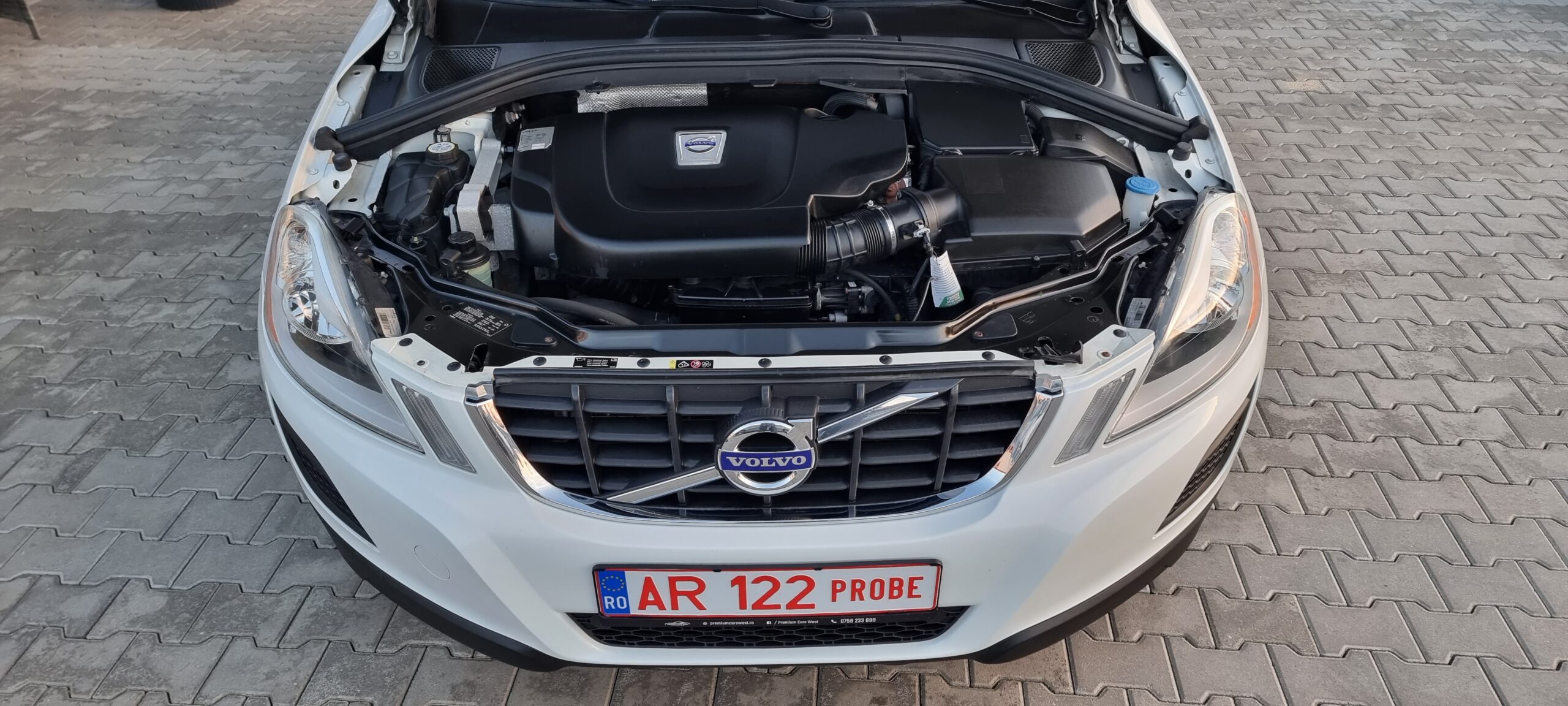 VOLVO XC60 D4 AWD, (4X4), 2.4 DIESEL, 163 CP, EURO 5, AN 2012,  RATE-LIVRARE-GARANTIE