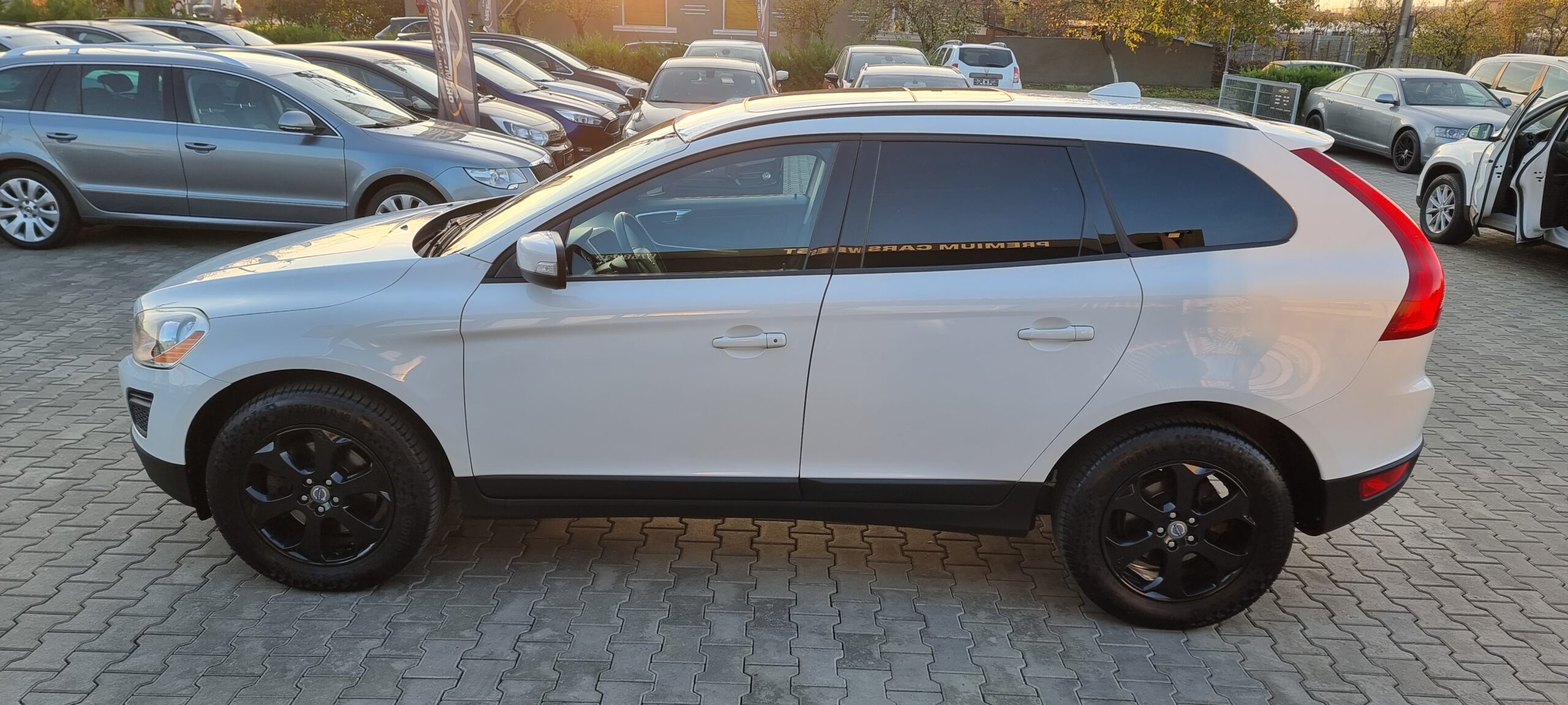 VOLVO XC60 D4 AWD, (4X4), 2.4 DIESEL, 163 CP, EURO 5, AN 2012,  RATE-LIVRARE-GARANTIE