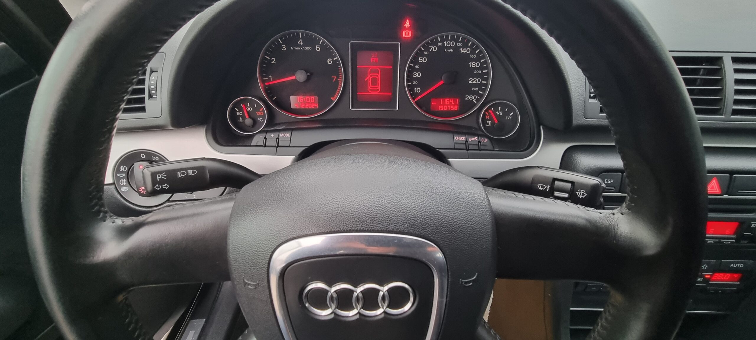 AUDI A4  1.6 BENZINA 101 CP RATE-LIVRARE-GARANTIE