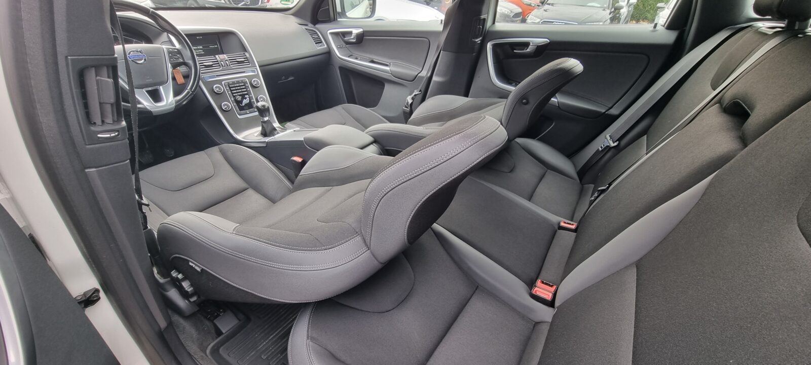 VOLVO XC60 4X4 AWD 2.4 DIESEL, 180 CP, AN 2014, EURO 5 RATE-LIVRARE-GARANTIE