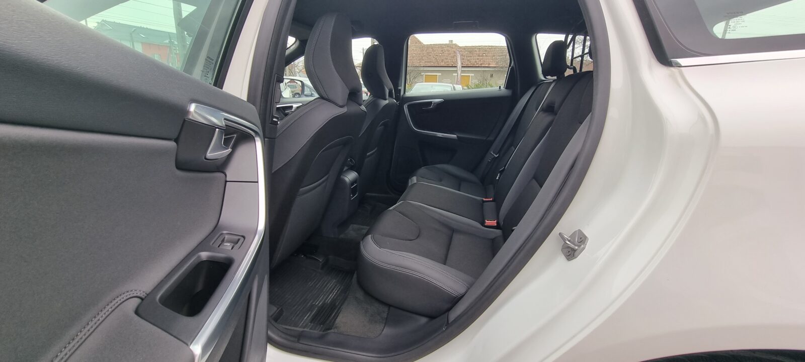 VOLVO XC60 4X4 AWD 2.4 DIESEL, 180 CP, AN 2014, EURO 5 RATE-LIVRARE-GARANTIE