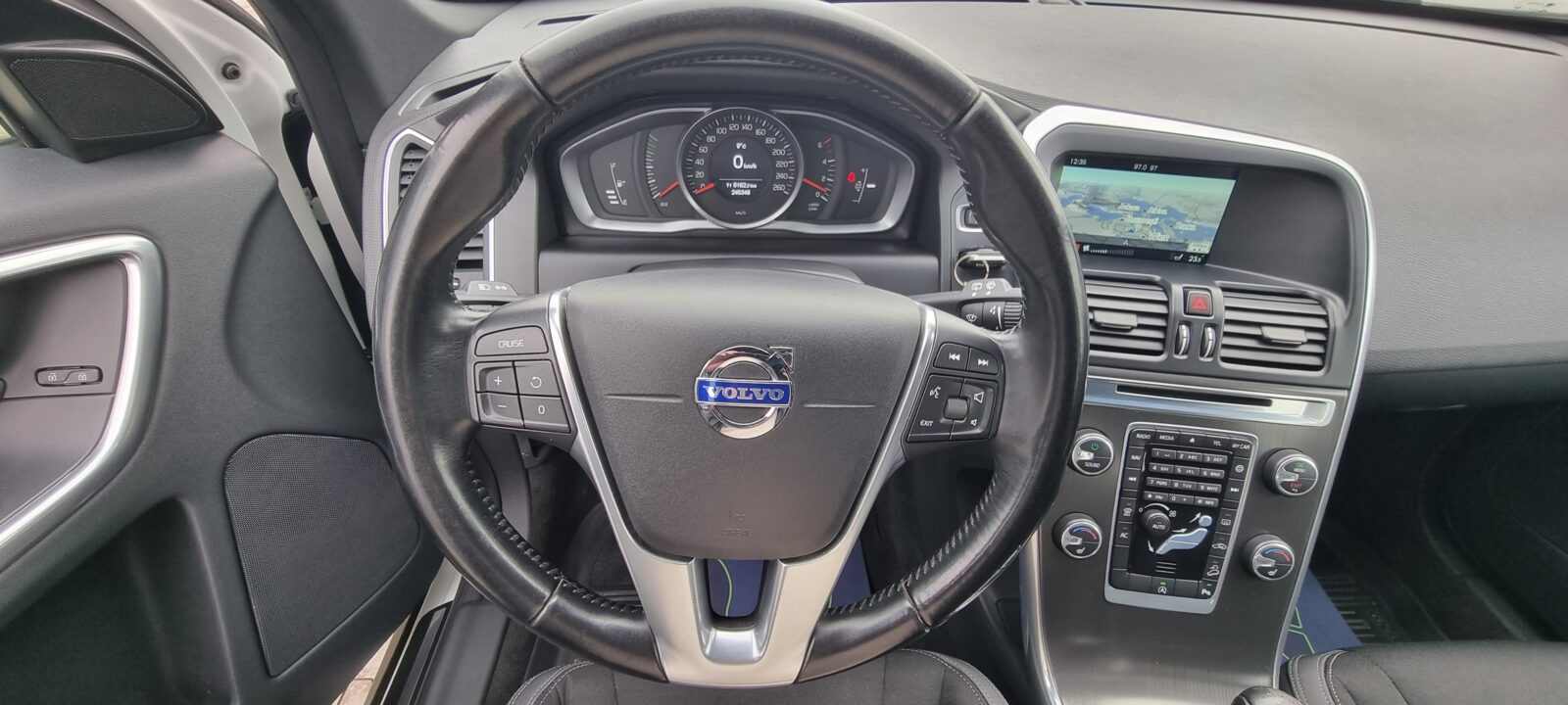 VOLVO XC60 4X4 AWD 2.4 DIESEL, 180 CP, AN 2014, EURO 5 RATE-LIVRARE-GARANTIE