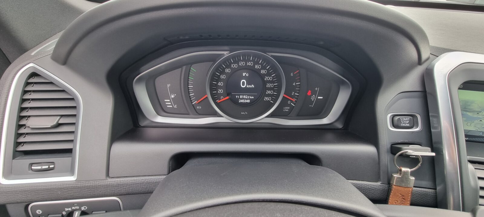 VOLVO XC60 4X4 AWD 2.4 DIESEL, 180 CP, AN 2014, EURO 5 RATE-LIVRARE-GARANTIE