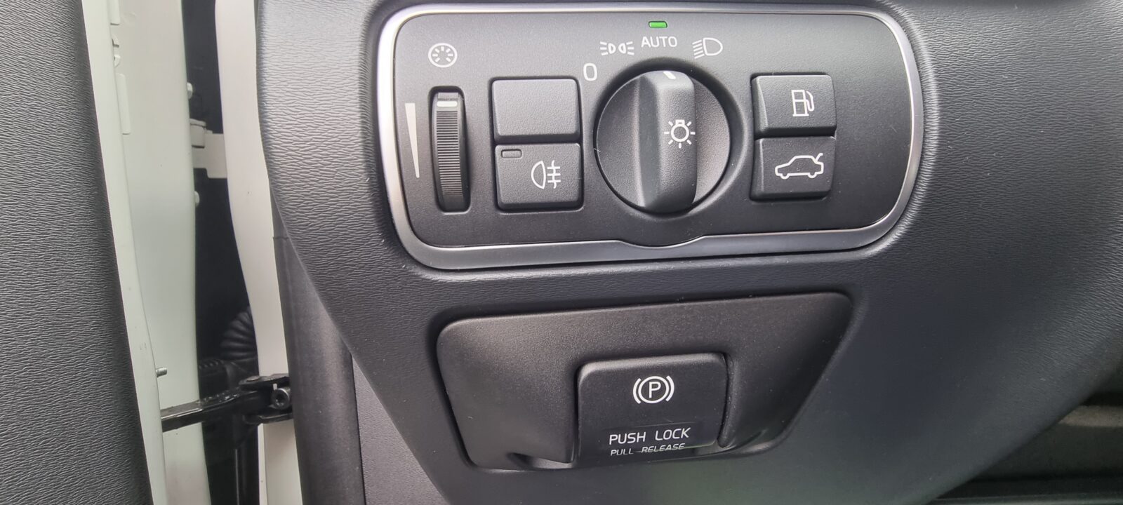 VOLVO XC60 4X4 AWD 2.4 DIESEL, 180 CP, AN 2014, EURO 5 RATE-LIVRARE-GARANTIE