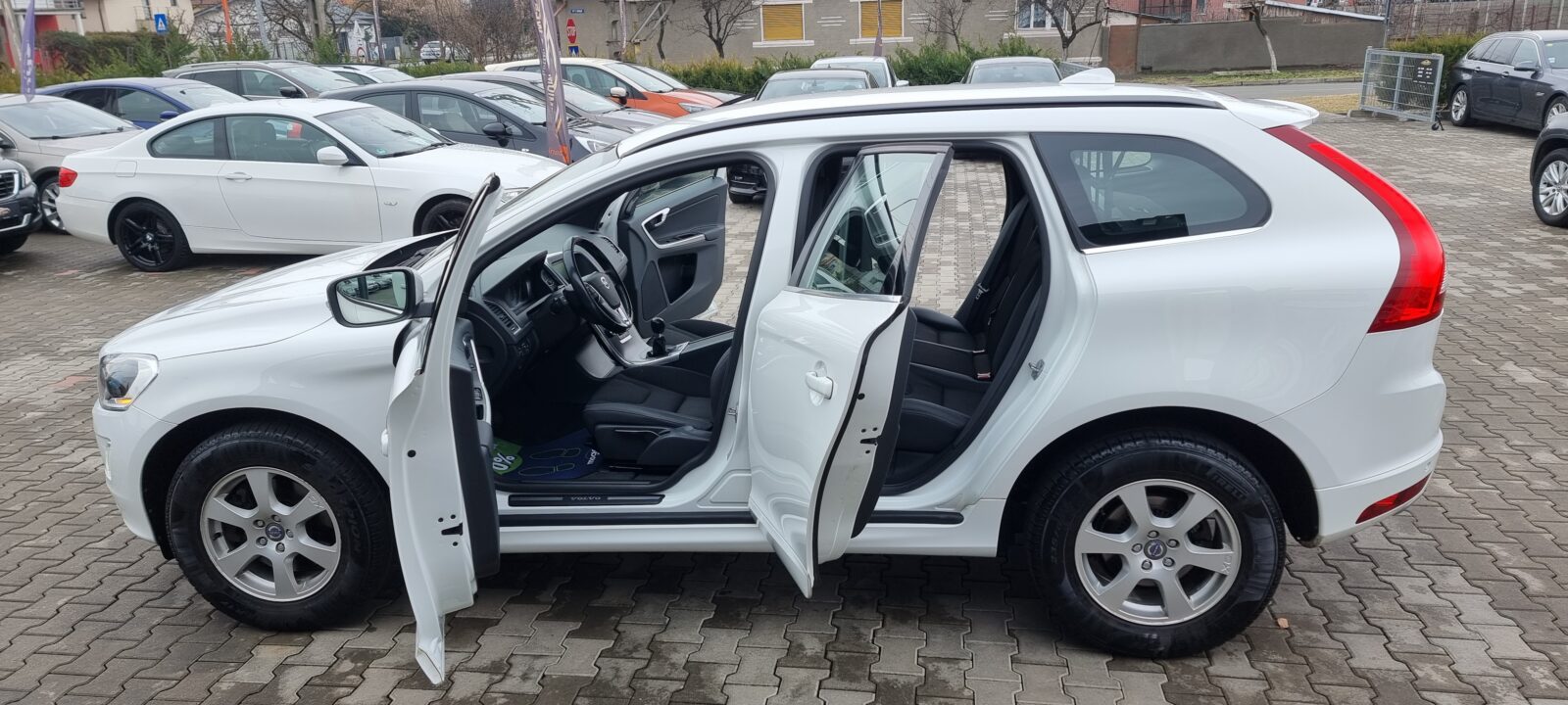 VOLVO XC60 4X4 AWD 2.4 DIESEL, 180 CP, AN 2014, EURO 5 RATE-LIVRARE-GARANTIE