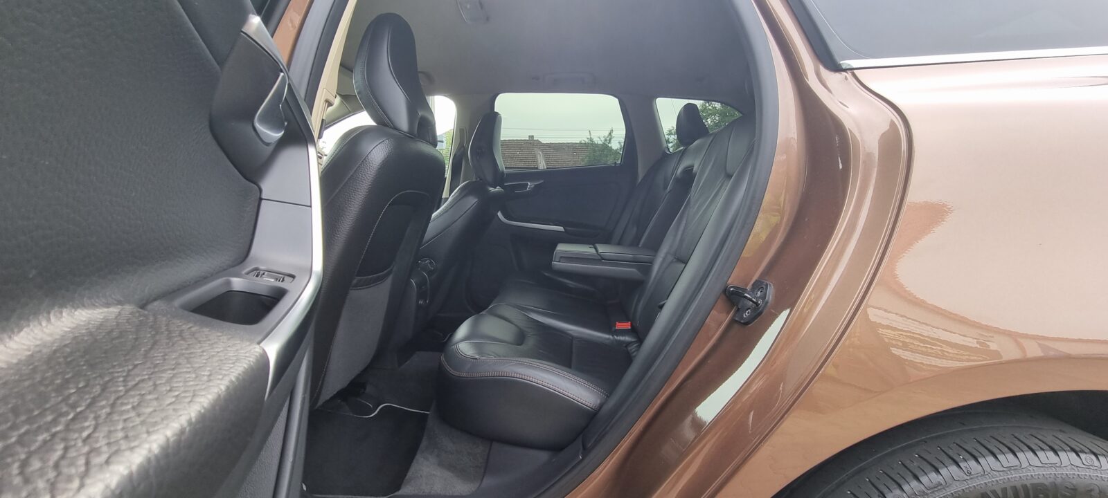 VOLVO XC60 4X4, 2.4 DIESEL, 205 CP, AN 2009     RATE-LIVRARE-GARANTIE