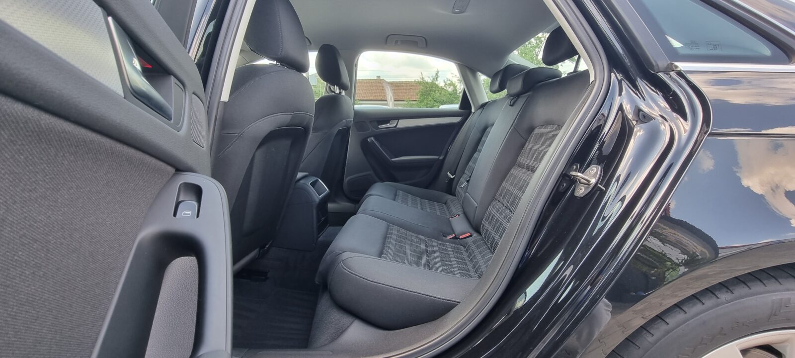 AUDI A4 QUATTRO, 2.0 TDI, 143 CP, AN 2010, EURO 5        RATE-LIVRARE-GARANTIE