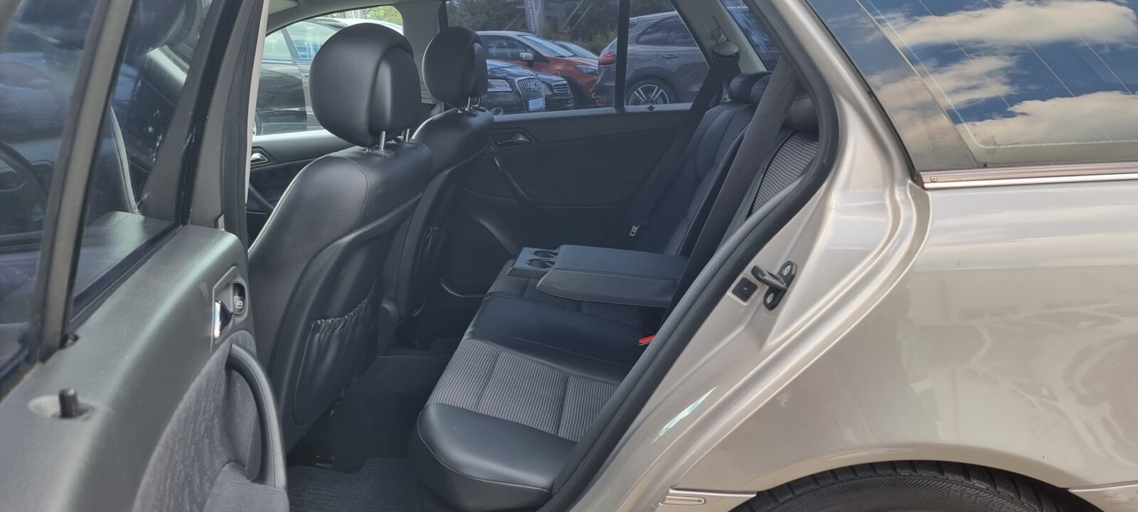 MERCEDES C 180 KOMPRESSOR AVANGARDE   REVIZIE EFECTUATA (DISTRIBUTIE+ULEI FILTRE)   RATE-LIVRARE-GARANTIE