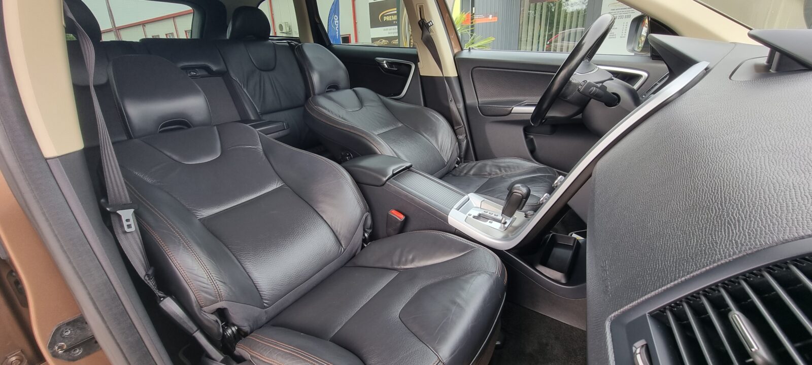 VOLVO XC60 4X4, 2.4 DIESEL, 205 CP, AN 2009     RATE-LIVRARE-GARANTIE