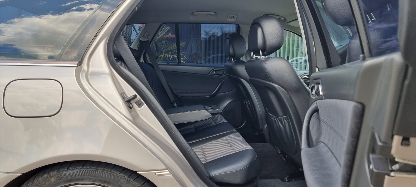 MERCEDES C 180 KOMPRESSOR AVANGARDE   REVIZIE EFECTUATA (DISTRIBUTIE+ULEI FILTRE)   RATE-LIVRARE-GARANTIE