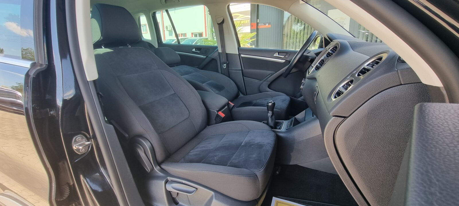 VW TIGUAN R-LINE 1.4 BENZINA AN 2015 REVIZIE EFECTUATA (DISTRIBUTIE+ULEI FILTRE) RATE-LIVRARE-GARANTIE