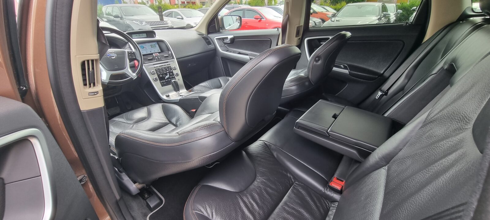 VOLVO XC60 4X4, 2.4 DIESEL, 205 CP, AN 2009     RATE-LIVRARE-GARANTIE