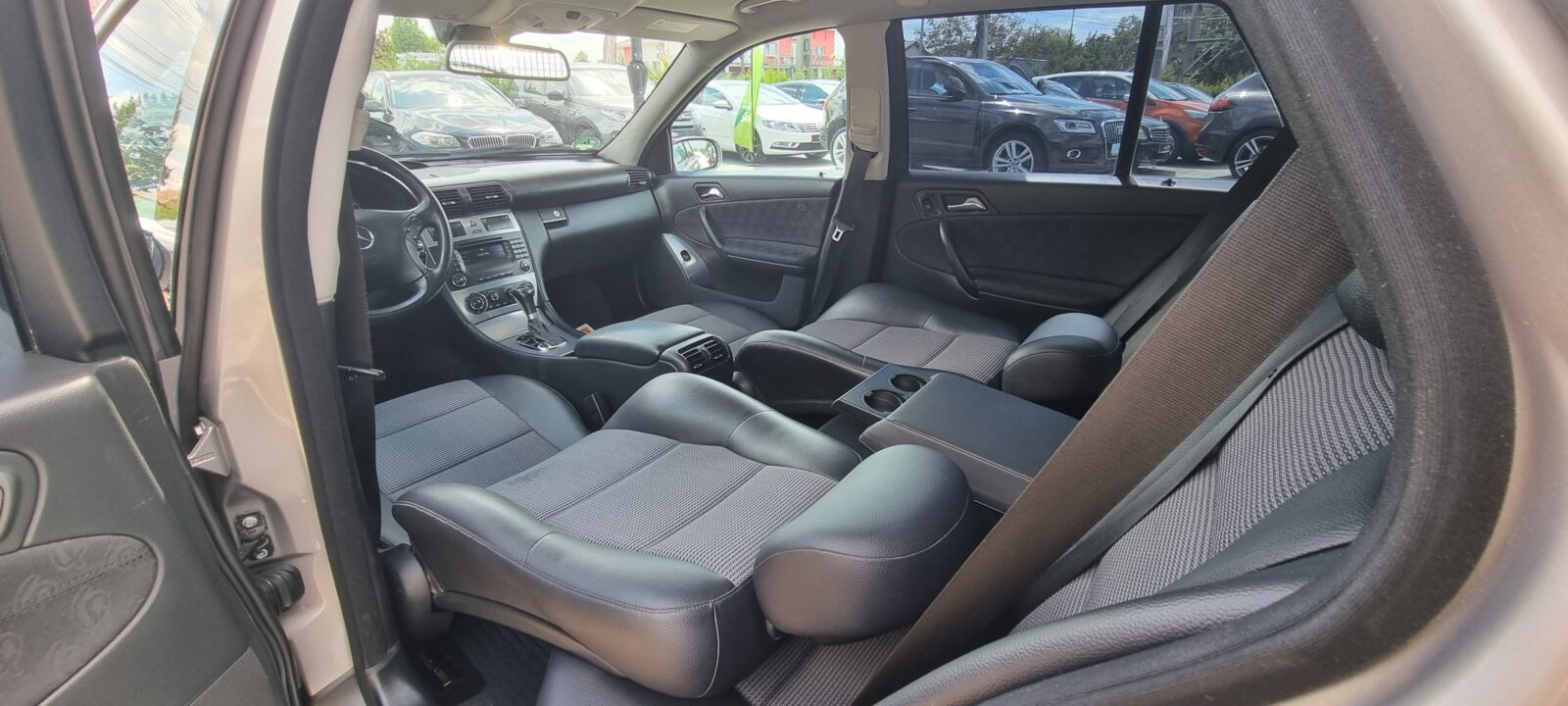 MERCEDES C 180 KOMPRESSOR AVANGARDE   REVIZIE EFECTUATA (DISTRIBUTIE+ULEI FILTRE)   RATE-LIVRARE-GARANTIE