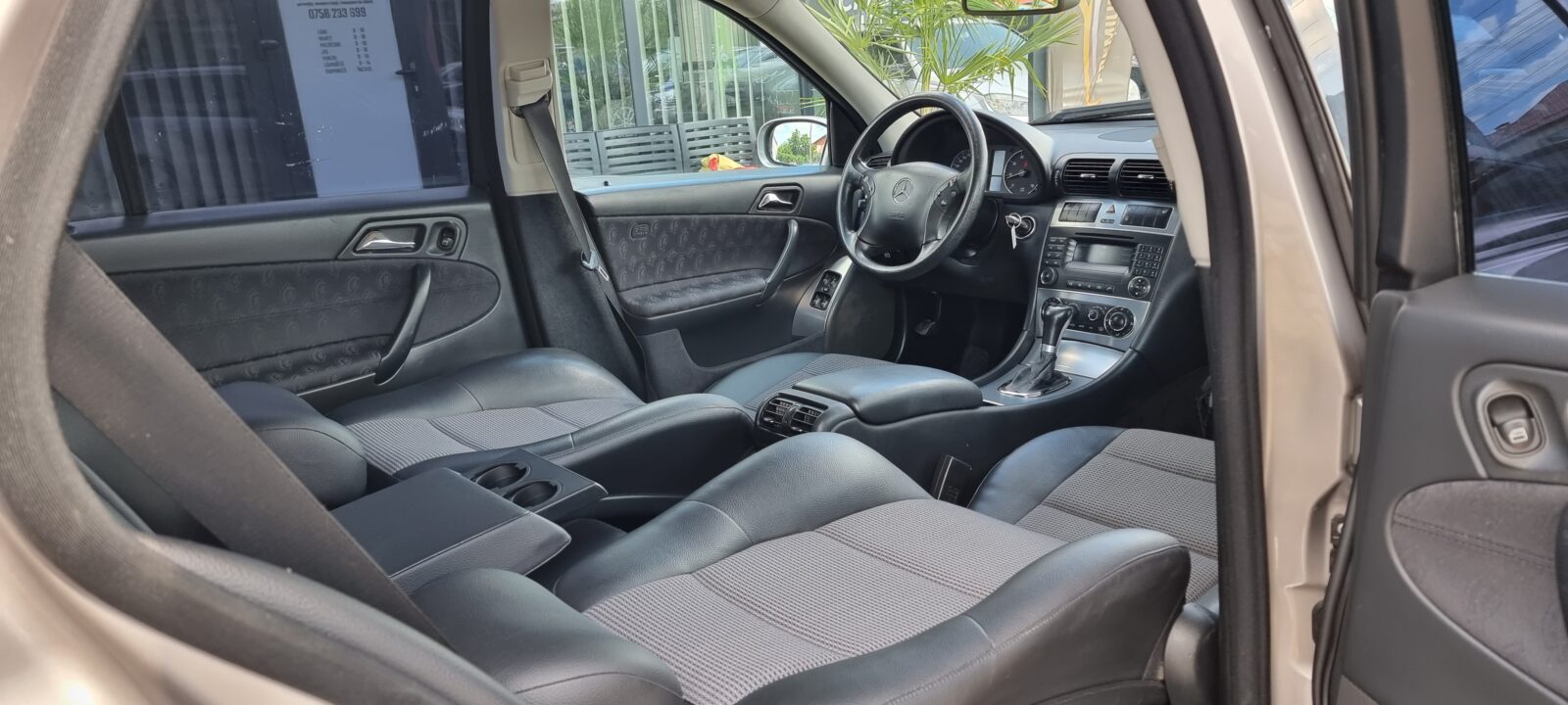 MERCEDES C 180 KOMPRESSOR AVANGARDE   REVIZIE EFECTUATA (DISTRIBUTIE+ULEI FILTRE)   RATE-LIVRARE-GARANTIE