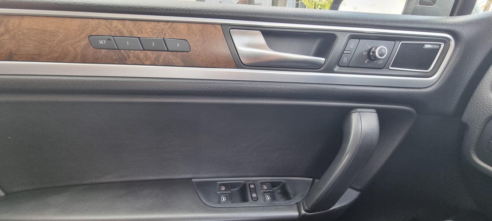 VW TOUAREG 3.0 TDI, 239 CP, AN 2011, EURO 5       RATE-LIVRARE-GARANTIE