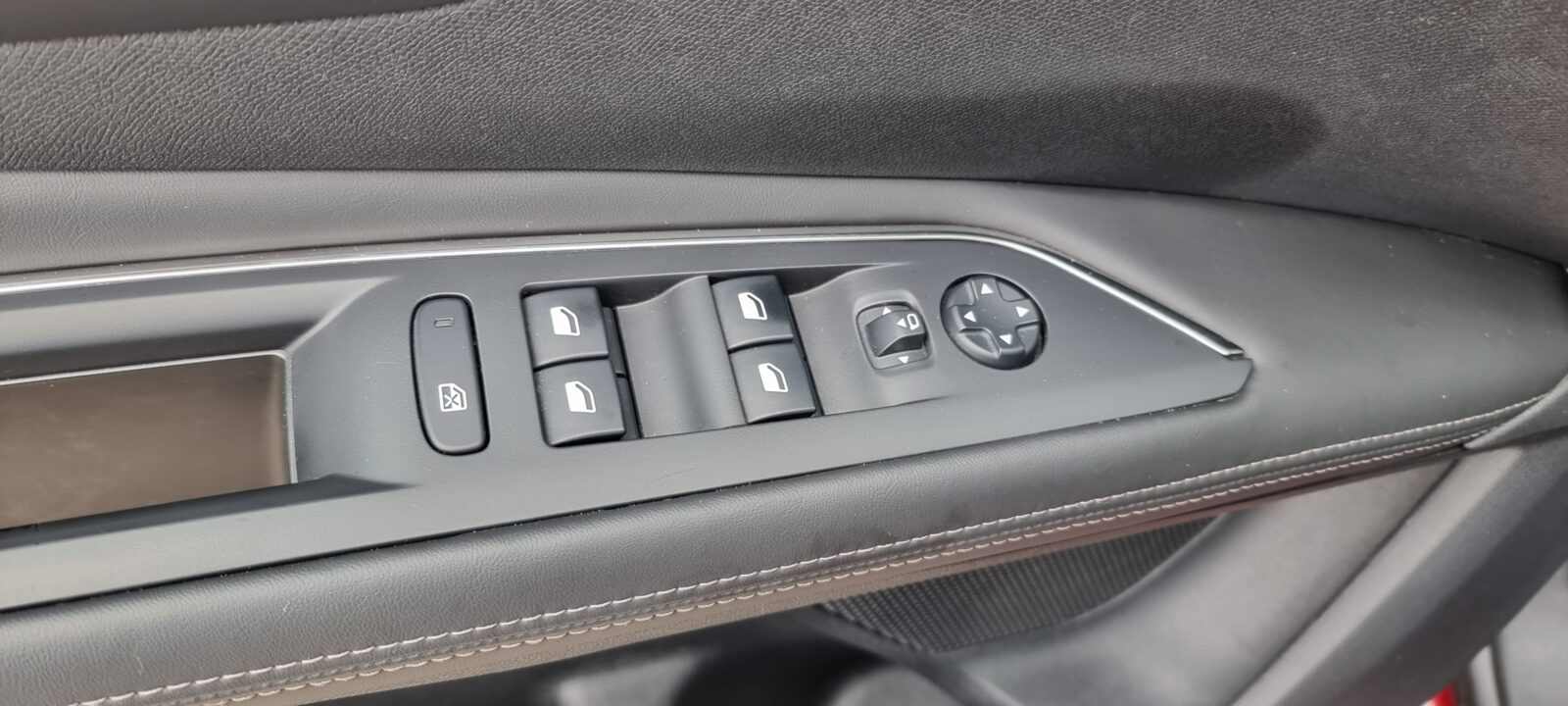 PEUGEOT 3008, 1.5 HDI, 130 CP, AN 2017, EURO 6         RATE-LIVRARE-GARANTIE