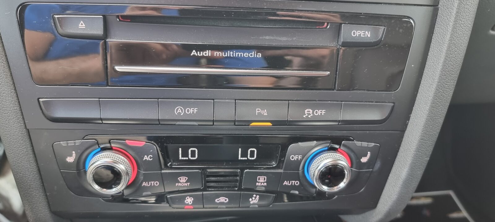 AUDI A4 FACELIFT, 2.0 TDI, AN 2014, EURO 5      DISTRIBUTIE SCHIMBATA      RATE-LIVRARE-GARANTIE