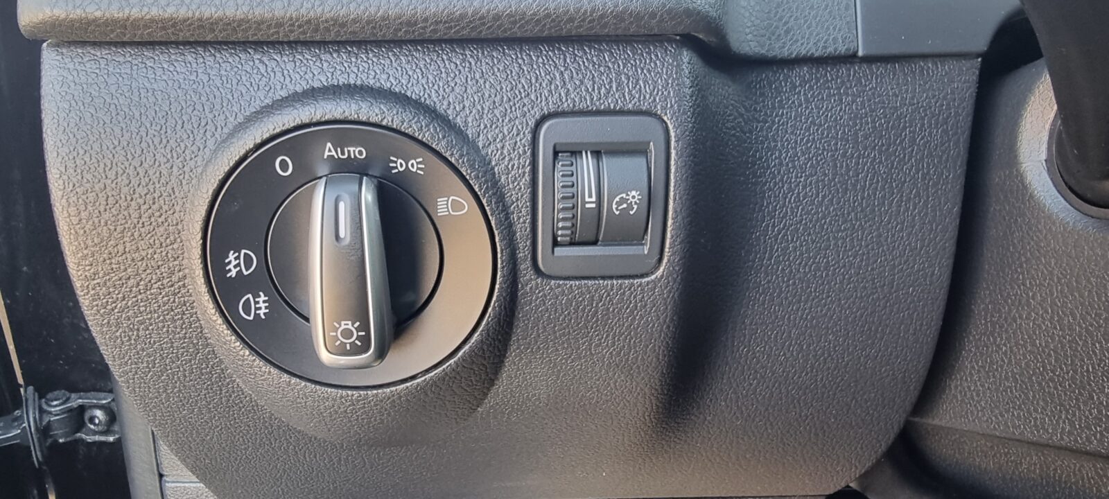 VW TIGUAN R-LINE 1.4 BENZINA AN 2015 REVIZIE EFECTUATA (DISTRIBUTIE+ULEI FILTRE) RATE-LIVRARE-GARANTIE