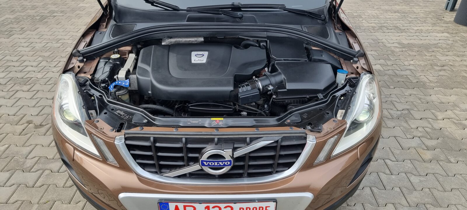 VOLVO XC60 4X4, 2.4 DIESEL, 205 CP, AN 2009     RATE-LIVRARE-GARANTIE