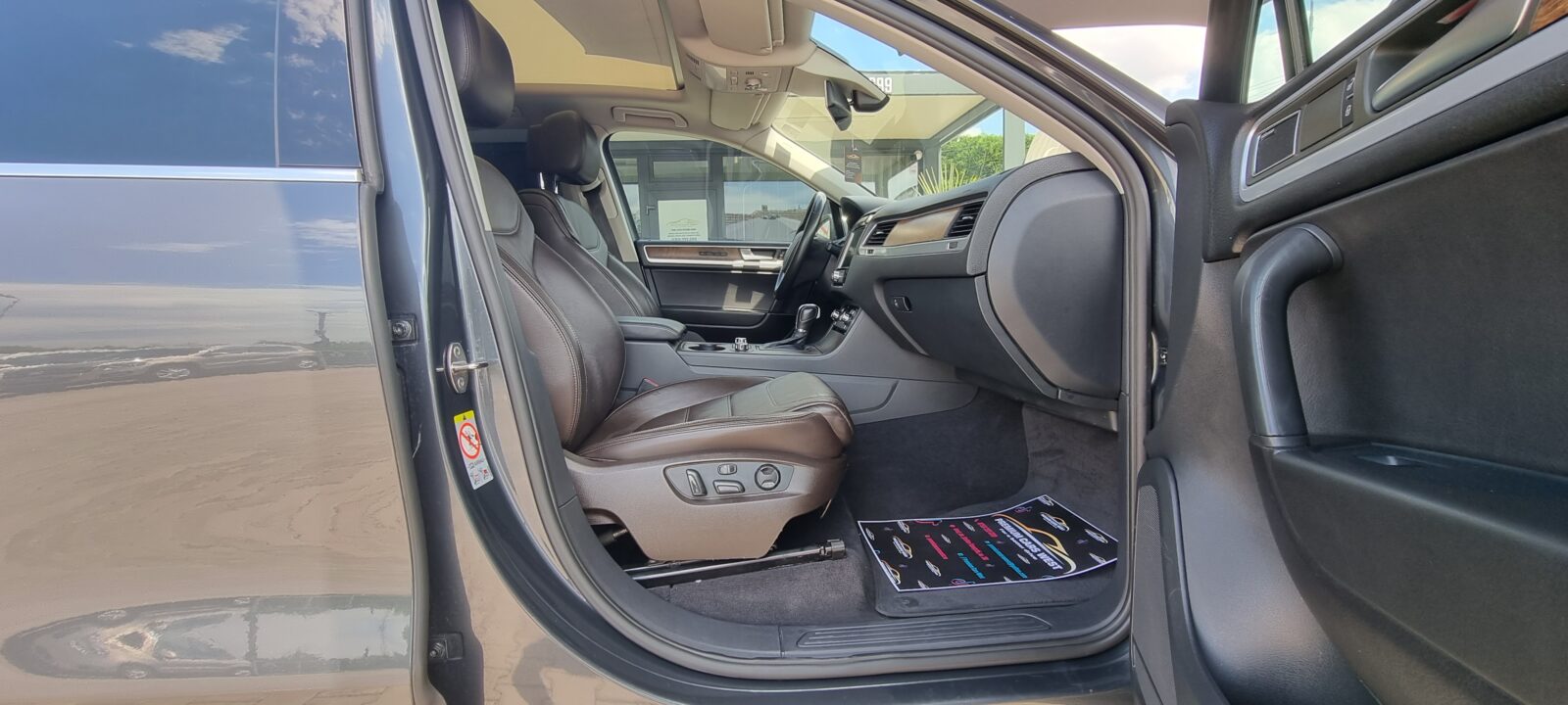 VW TOUAREG 3.0 TDI, 239 CP, AN 2011, EURO 5       RATE-LIVRARE-GARANTIE