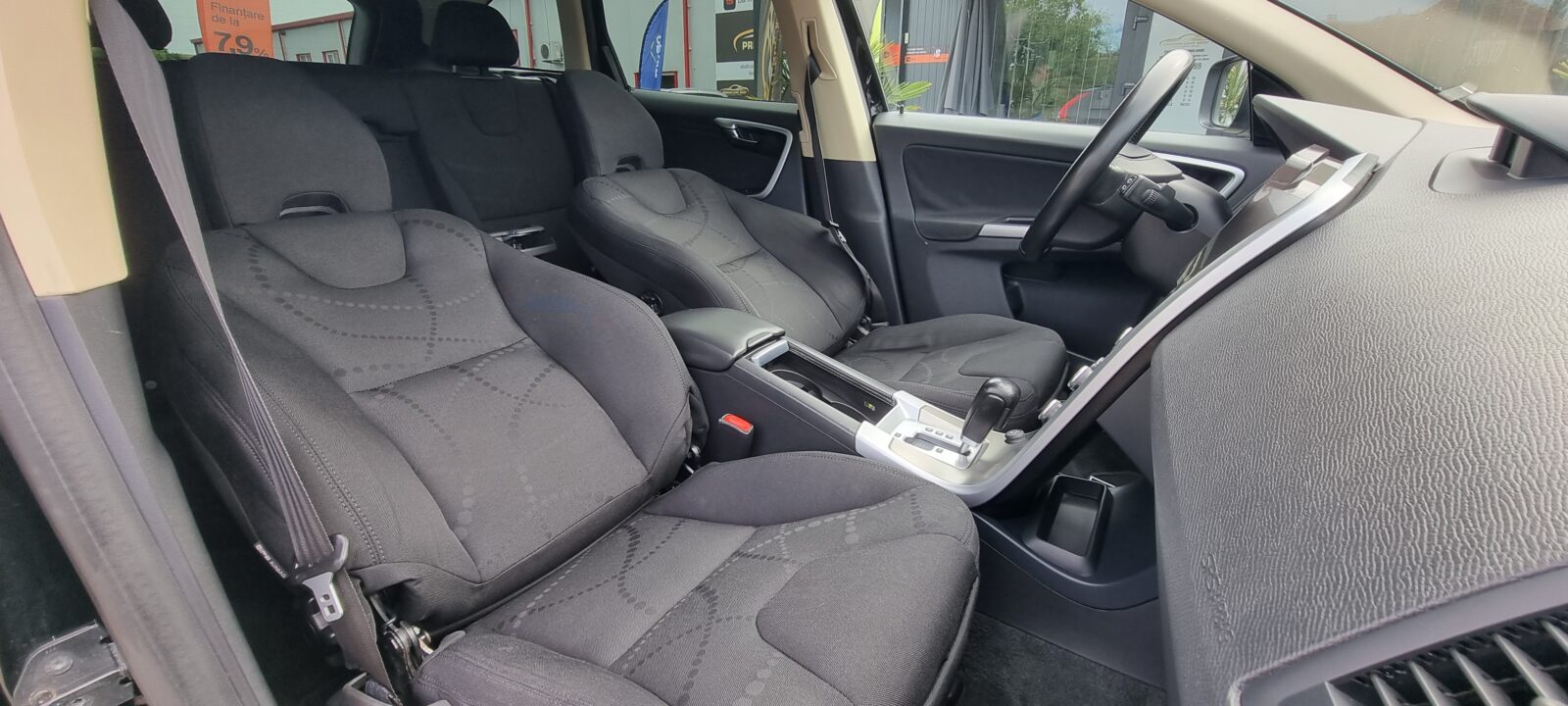 VOLVO XC-60 4X4, 2.4 DIESEL, 163 CP, AN 2010, EURO 5        RATE-LIVRARE-GARANTIE