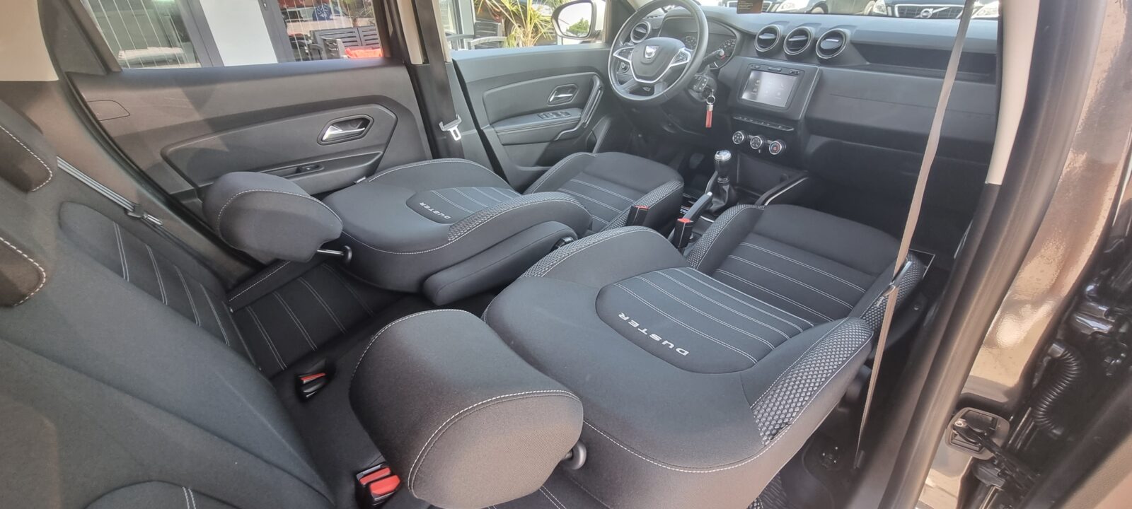 DACIA DUSTER 4X4, 1.2 BENZINA, 125 CP, AN 2018, EURO 6    RATE-LIVRARE-GARANTIE