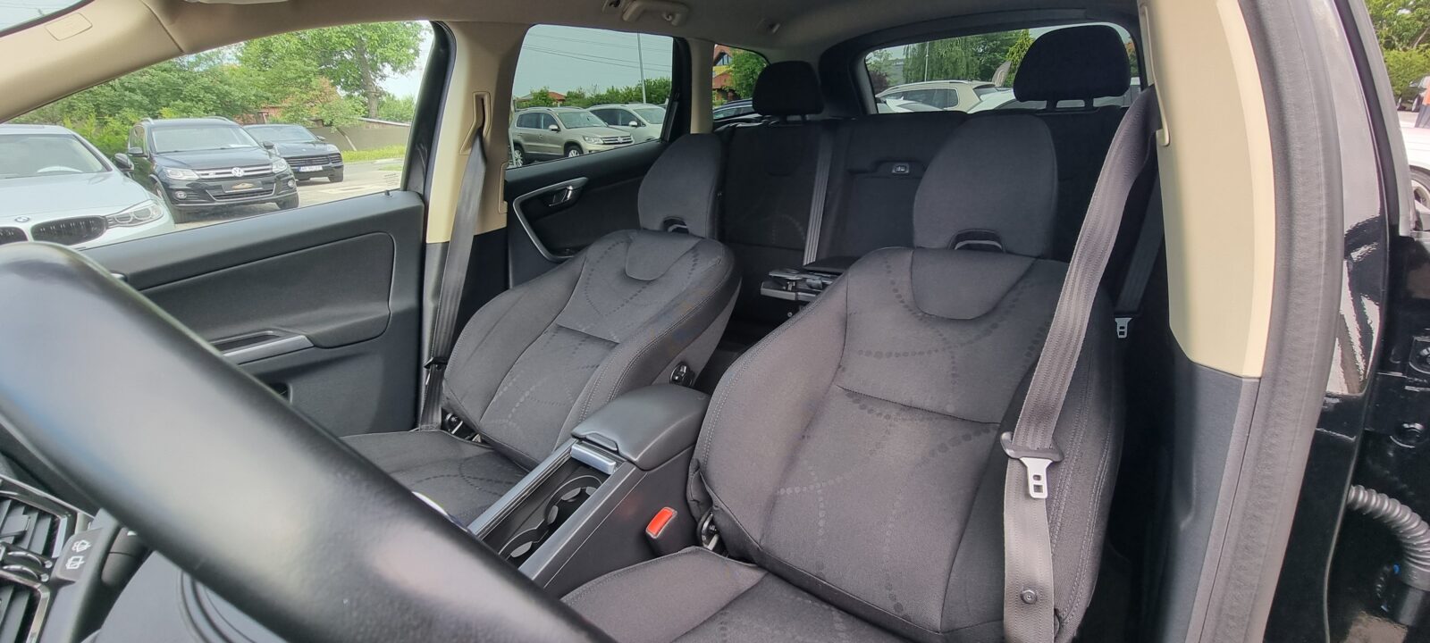 VOLVO XC-60 4X4, 2.4 DIESEL, 163 CP, AN 2010, EURO 5        RATE-LIVRARE-GARANTIE