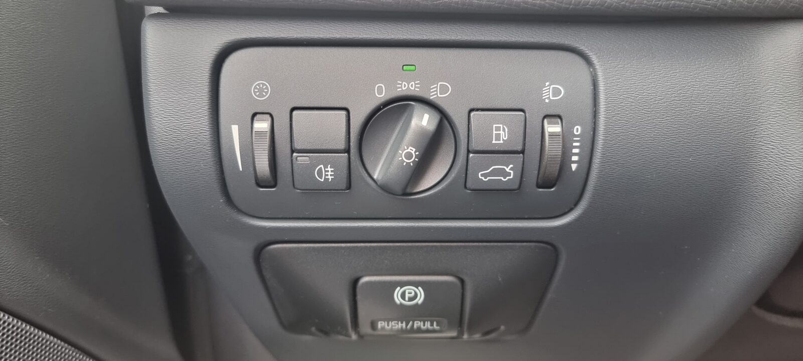 VOLVO XC-60 4X4, 2.4 DIESEL, 163 CP, AN 2010, EURO 5        RATE-LIVRARE-GARANTIE