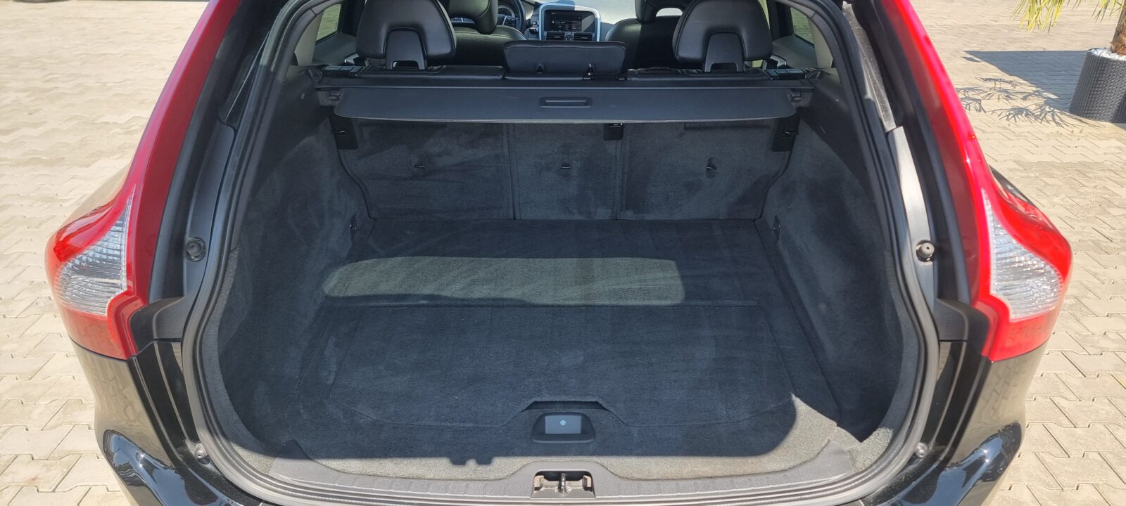 VOLVO XC-60 4X4, 2.4 DIESEL, 163 CP, AN 2011, EURO 5       RATE-LIVRARE-GARANTIE