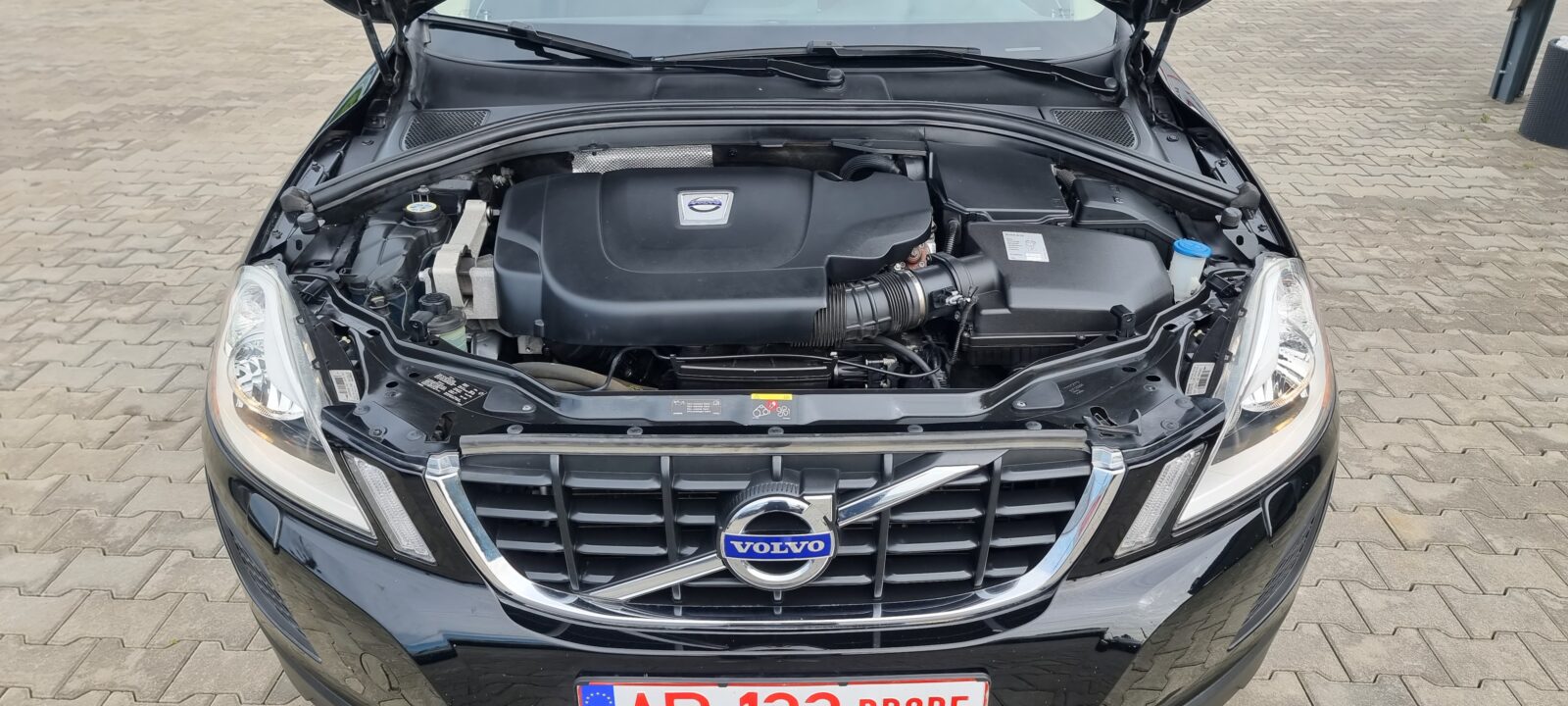 VOLVO XC-60 4X4, 2.4 DIESEL, 163 CP, AN 2010, EURO 5        RATE-LIVRARE-GARANTIE