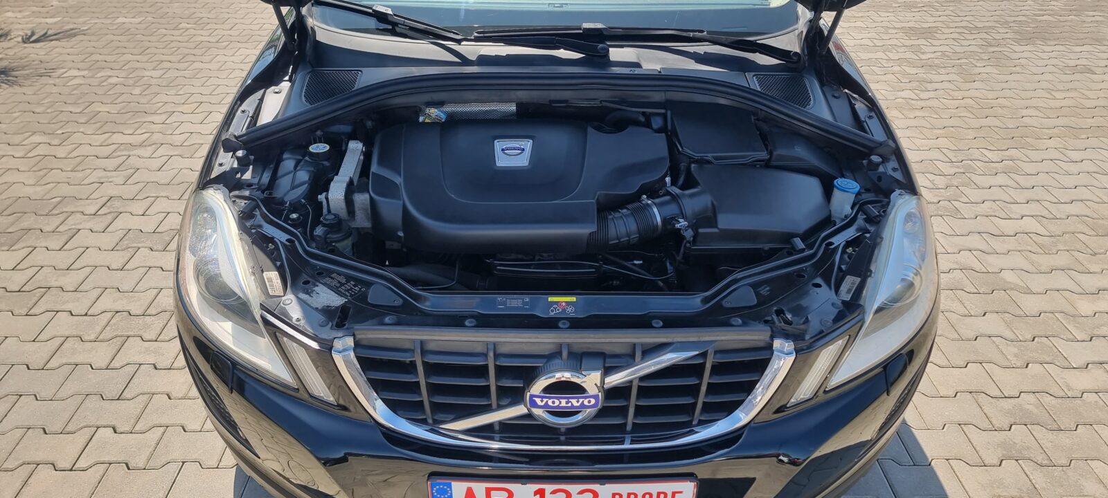 VOLVO XC-60 4X4, 2.4 DIESEL, 163 CP, AN 2011, EURO 5       RATE-LIVRARE-GARANTIE