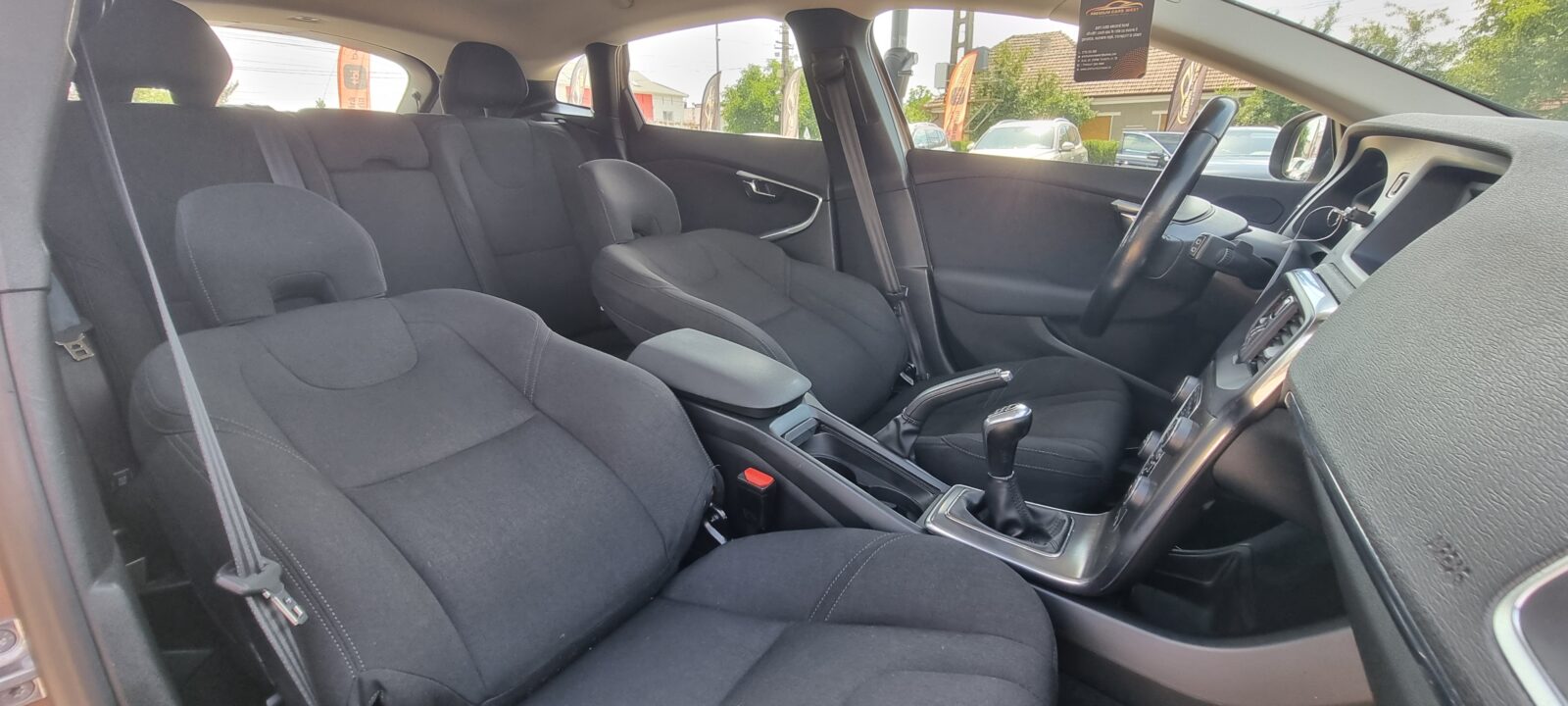 VOLVO V40, 1.6 DIESEL, 114 CP, AN 2014, EURO 5      RATE-LIVRARE-GARANTIE