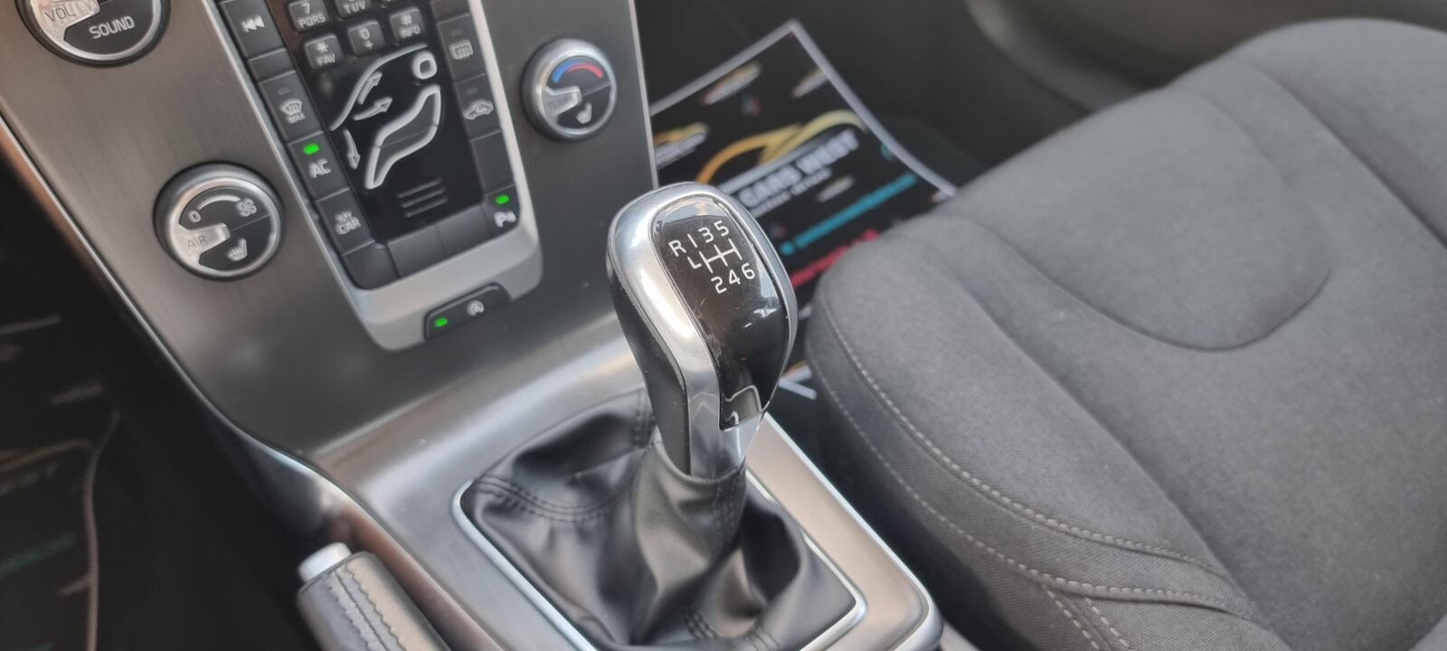 VOLVO V40, 1.6 DIESEL, 114 CP, AN 2014, EURO 5      RATE-LIVRARE-GARANTIE
