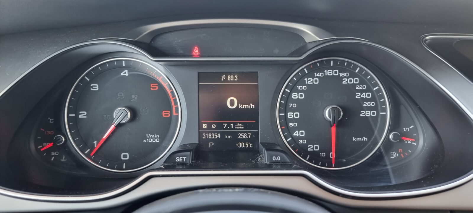AUDI A4 AVANT QUATTRO, 2.0 TDI, 177 CP, AN 2014, EURO 5      RATE-LIVRARE-GARANTIE