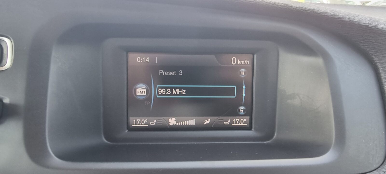VOLVO V40, 1.6 DIESEL, 114 CP, AN 2014, EURO 5      RATE-LIVRARE-GARANTIE