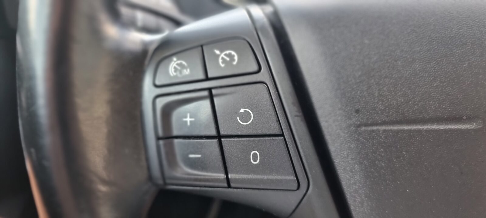 VOLVO V40, 1.6 DIESEL, 114 CP, AN 2014, EURO 5      RATE-LIVRARE-GARANTIE
