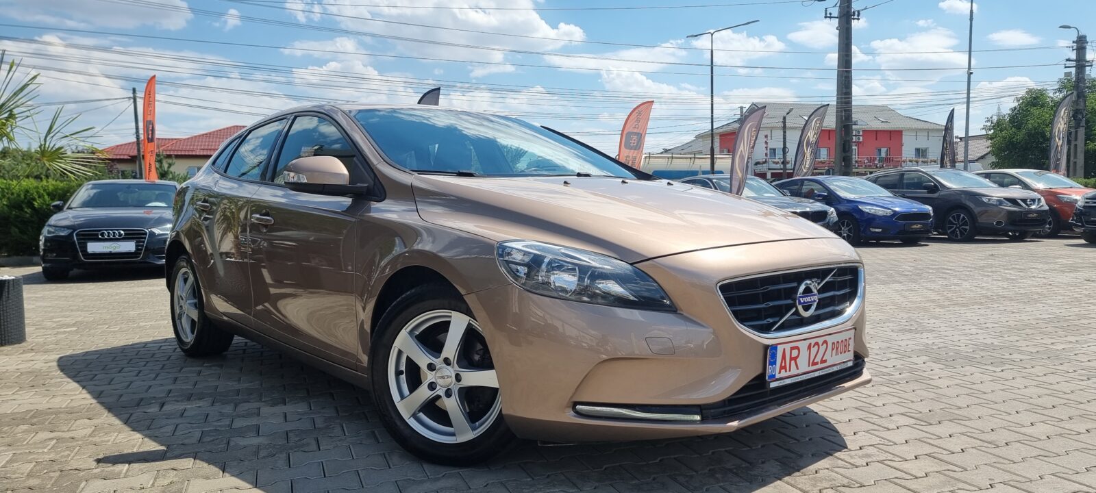 VOLVO V40, 1.6 DIESEL, 114 CP, AN 2014, EURO 5      RATE-LIVRARE-GARANTIE