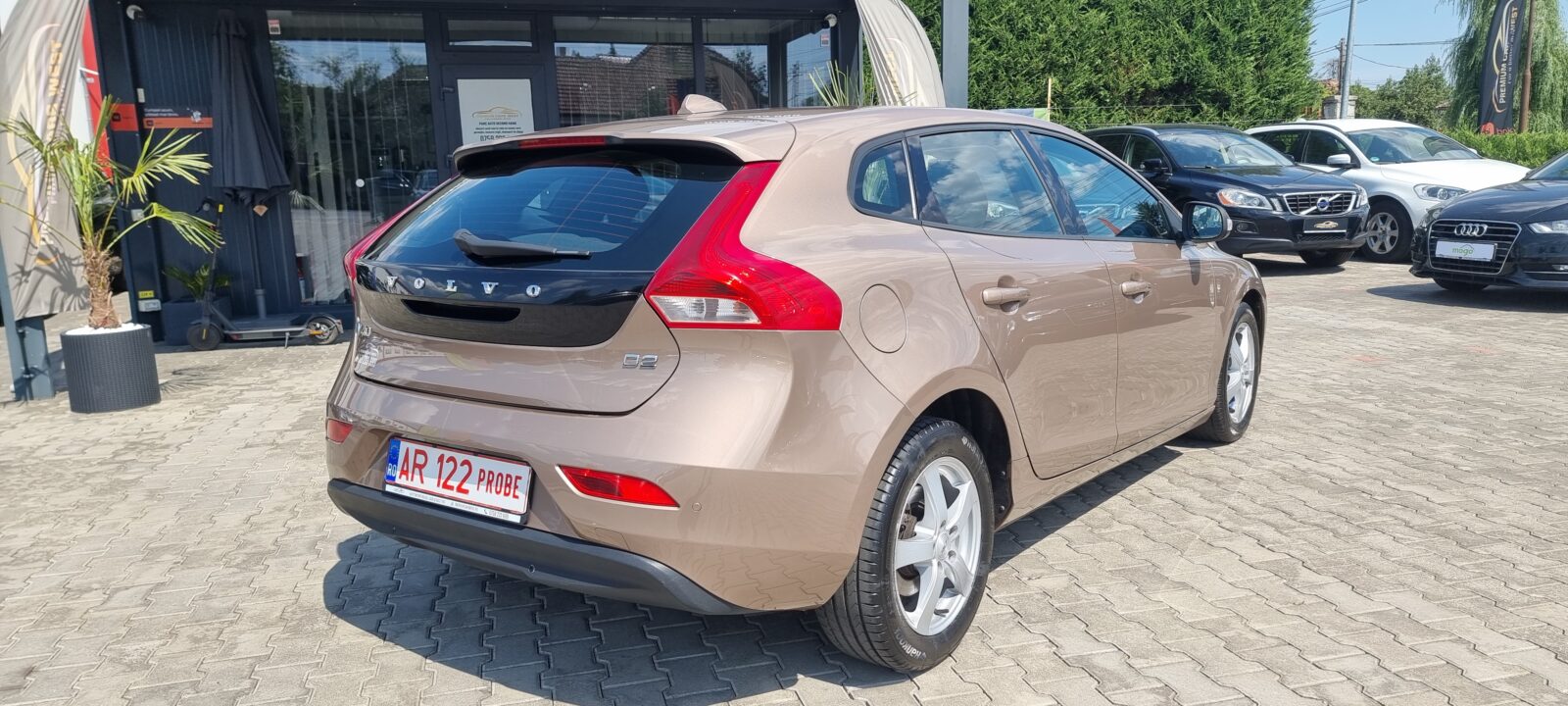 VOLVO V40, 1.6 DIESEL, 114 CP, AN 2014, EURO 5      RATE-LIVRARE-GARANTIE