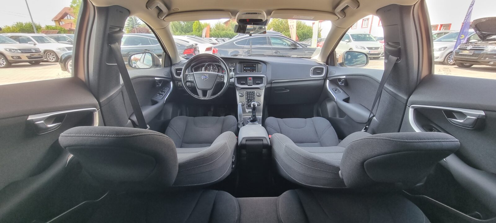 VOLVO V40, 1.6 DIESEL, 114 CP, AN 2014, EURO 5      RATE-LIVRARE-GARANTIE