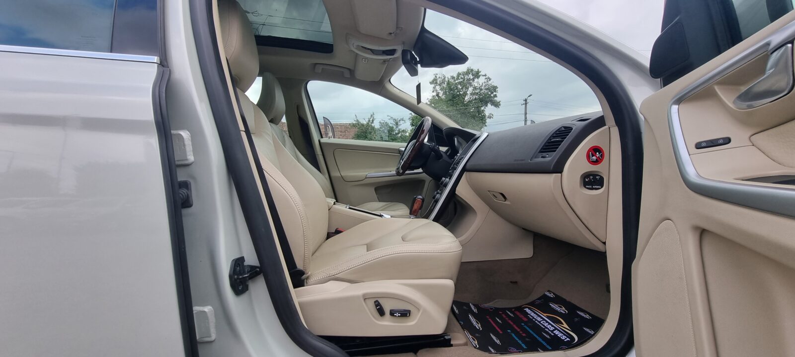 VOLVO XC60 4X4, 2.4 DIESEL, 163 CP, AN 2011, EURO 5     RATE-LIVRARE-GARANTIE